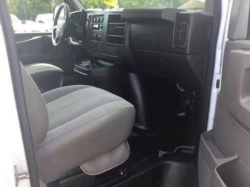 Used 2014 GMC Savana 2500 RWD image 39