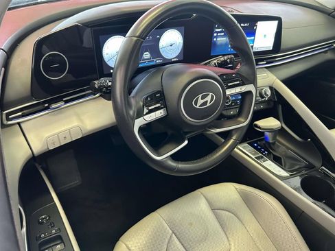 Used 2024 Hyundai Elantra Limited FWD image 13