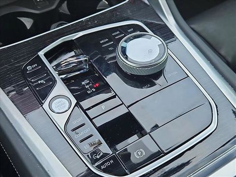 Used 2024 BMW X6 xDrive40i w/ Executive Package image 12