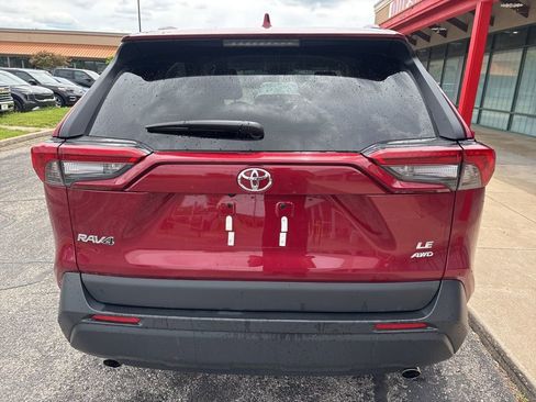 Used 2021 Toyota RAV4 LE AWD/4WD image 6