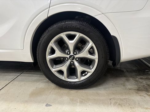 Used 2020 Kia Sorento SX image 6