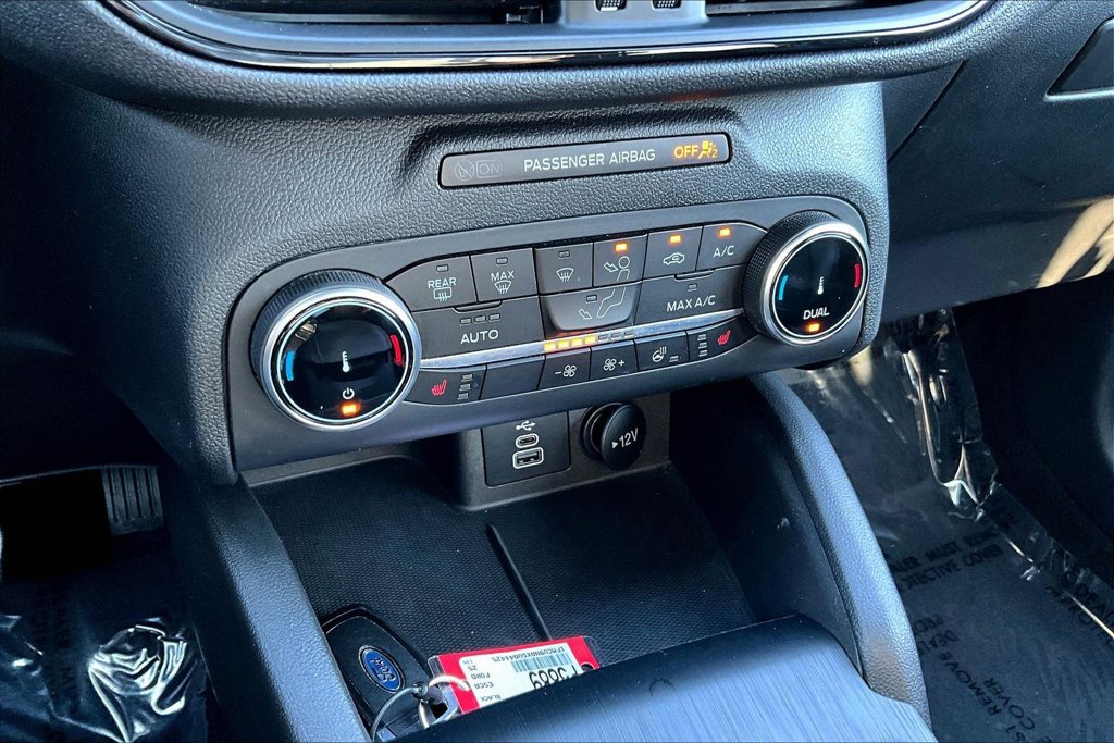 Used 2025 Ford Escape ST-Line Select AWD/4WD image 14