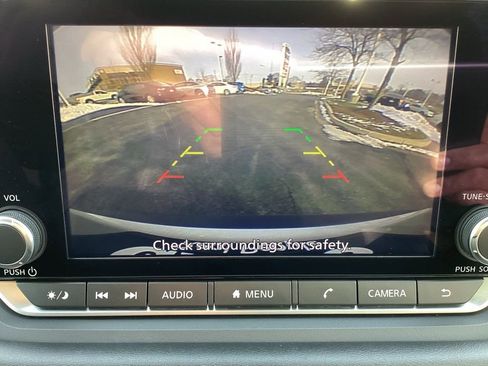 Used 2023 Nissan Rogue SV image 18