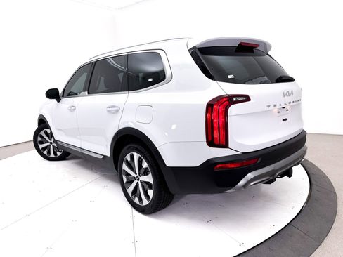 Used 2022 Kia Telluride S FWD image 2