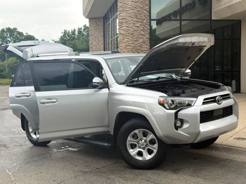 Used 2023 Toyota 4Runner SR5 Premium w/ Moonroof Package RWD image 9
