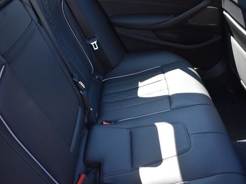 Used 2023 BMW 530e xDrive AWD/4WD image 27