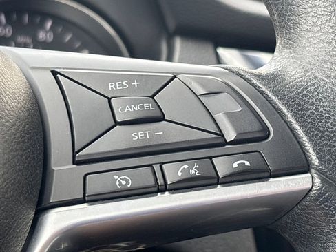 Used 2017 Nissan Rogue S image 19