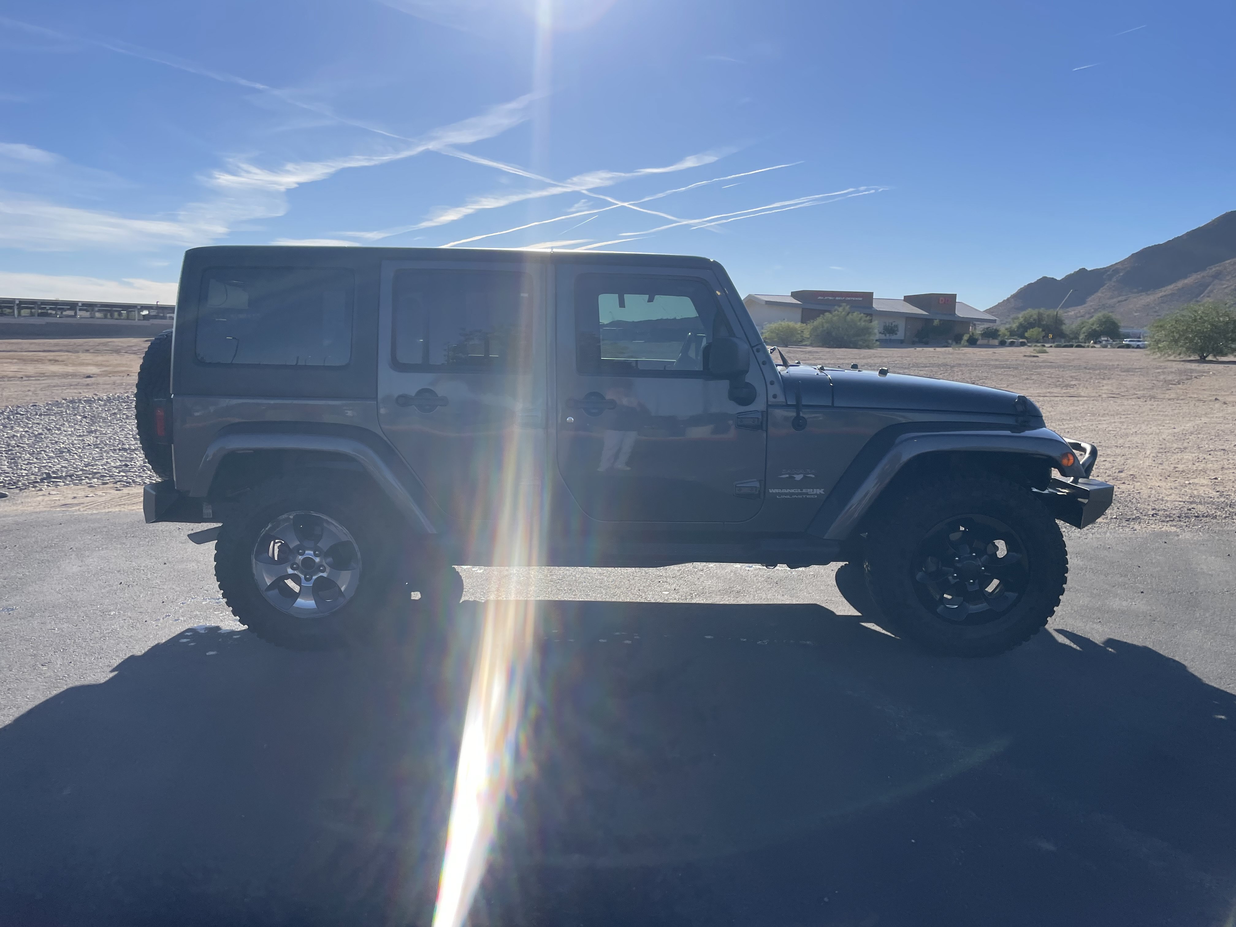 Used 2018 Jeep Wrangler Unlimited Sahara w/ Connectivity Group AWD/4WD image 6