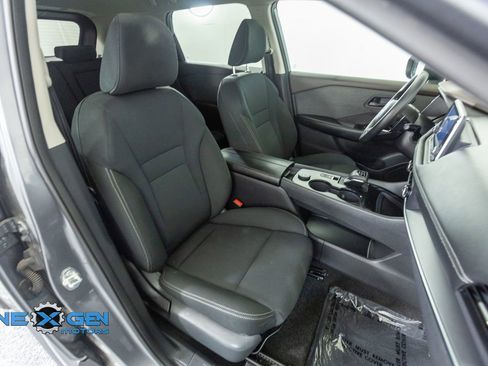 Used 2023 Nissan Rogue S AWD/4WD image 43
