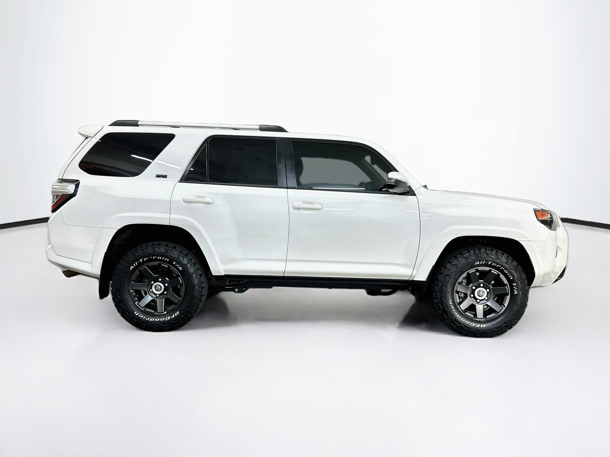 Used 2023 Toyota 4Runner SR5 AWD/4WD image 10
