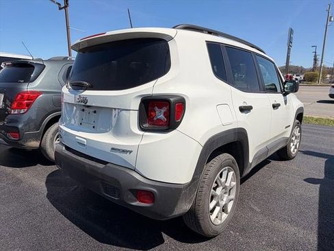 Used 2021 Jeep Renegade Sport w/ Sport Appearance Group image 3