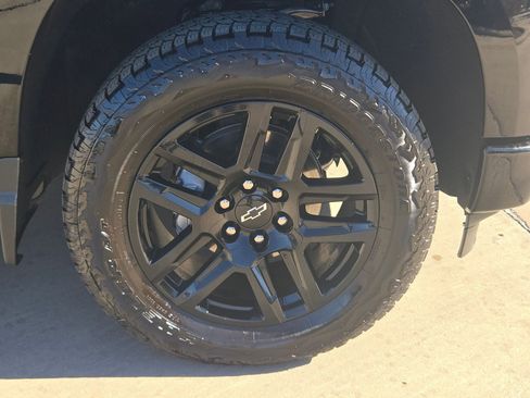 Used 2025 Chevrolet Silverado 1500 Custom w/ Turbomax Blackout Package image 29