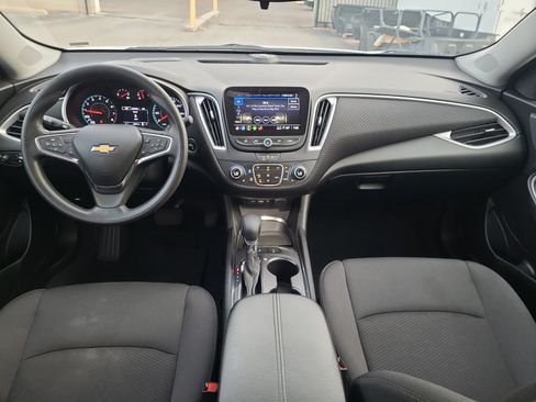 Used 2025 Chevrolet Malibu LT FWD image 13