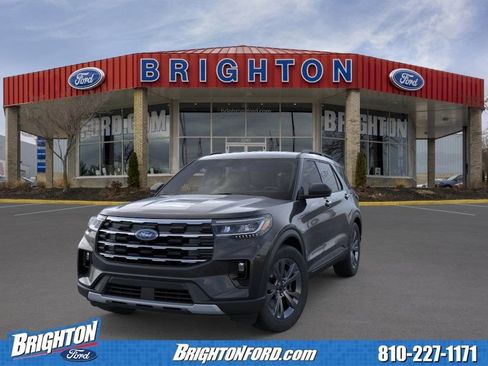 Used 2026 Ford Explorer Active AWD/4WD image 4