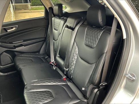Used 2024 Ford Edge Titanium image 18