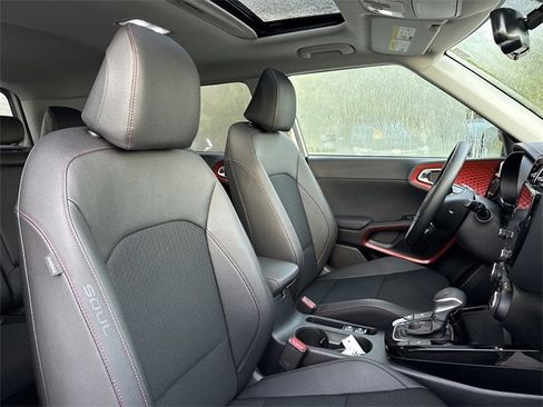 Used 2025 Kia Soul GT-Line w/ GT-Line Technology Package image 21