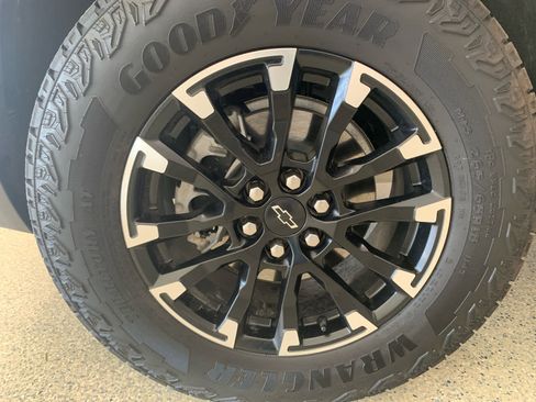 Used 2024 Chevrolet Traverse Z71 w/ Enhanced Driving Package image 11