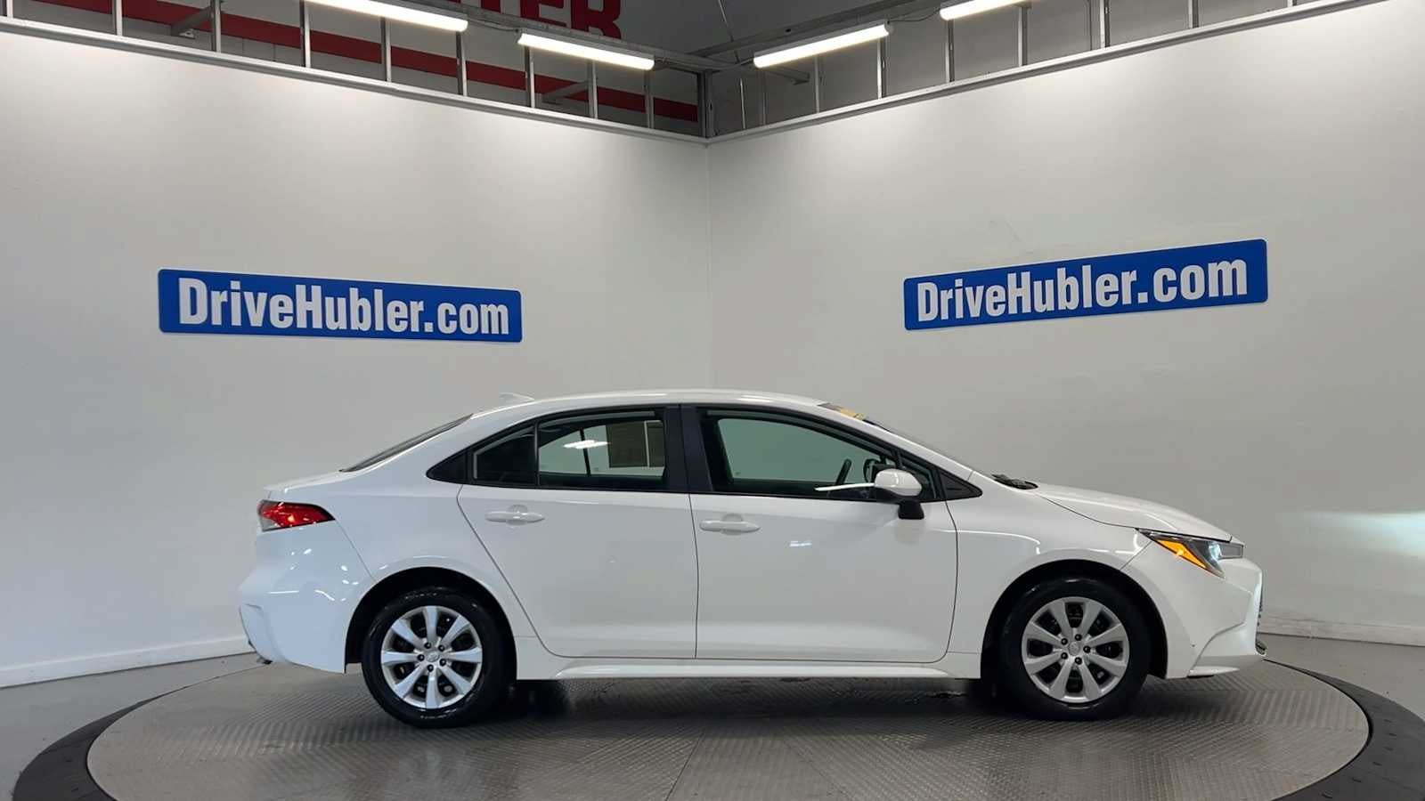 Used 2025 Toyota Corolla LE FWD image 9