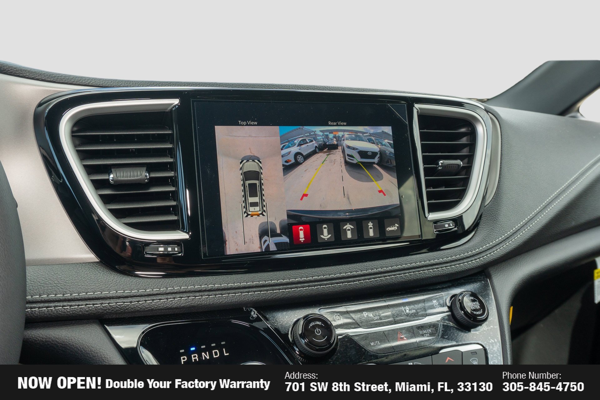 New 2027 Chrysler Pacifica Select FWD image 33