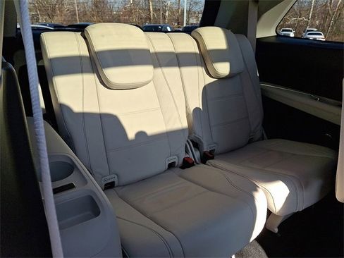 Used 2022 Mercedes-Benz GLS 450 4MATIC image 10