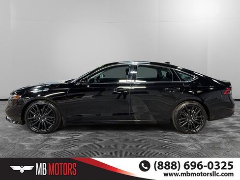 Used 2024 Honda Accord Touring image 8