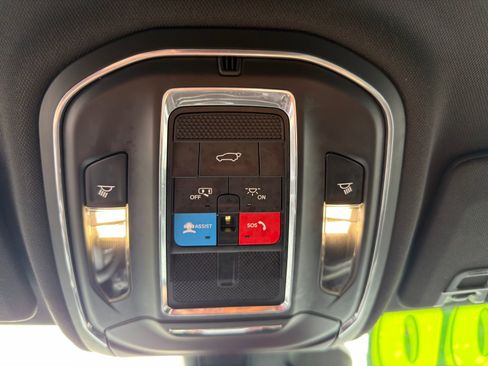 Used 2023 Jeep Grand Cherokee Altitude image 24