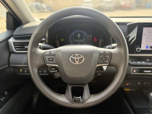 Used 2025 Toyota Camry LE FWD image 15
