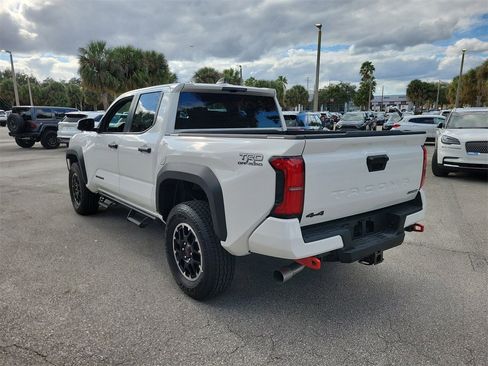 Used 2025 Toyota Tacoma TRD Off-Road image 4
