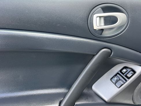 Used 2006 Mitsubishi Eclipse GS FWD image 12