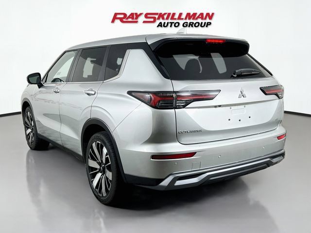 Used 2025 Mitsubishi Outlander SE FWD image 5