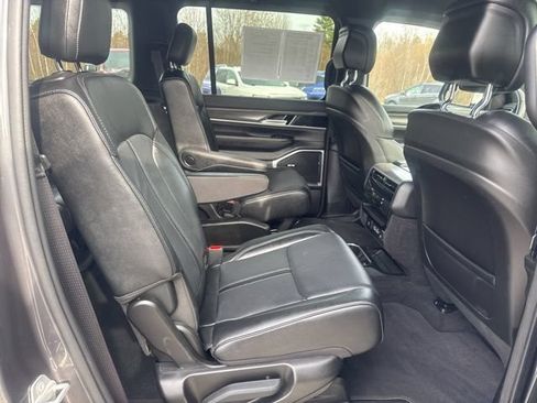 Used 2024 Jeep Wagoneer Series II AWD/4WD image 35