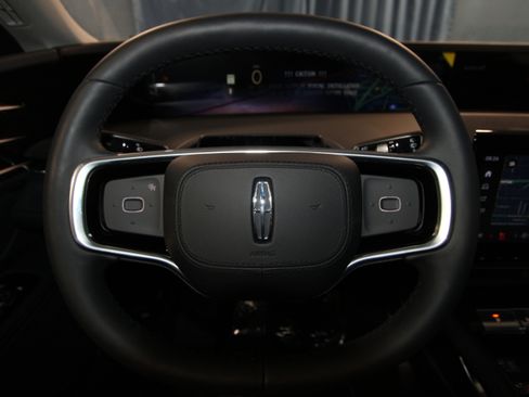 New 2026 Lincoln Nautilus Premier image 11