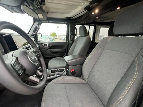 Used 2025 Jeep Wrangler Sport S image 36