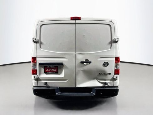 Used 2016 Nissan NV 1500 SV RWD image 4