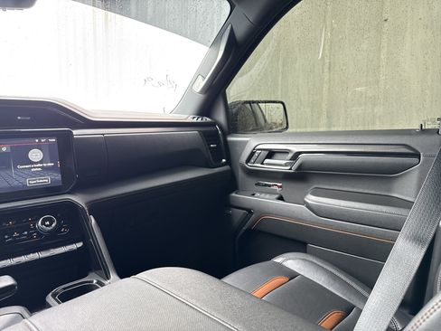 Used 2024 GMC Sierra 1500 AT4 w/ Technology Package image 20