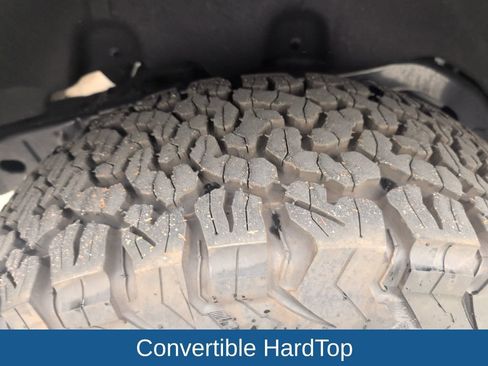 Used 2025 Ford Bronco Badlands image 23