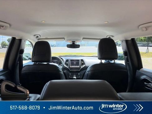 Used 2019 Jeep Cherokee Trailhawk w/ Cold Weather Group AWD/4WD image 17