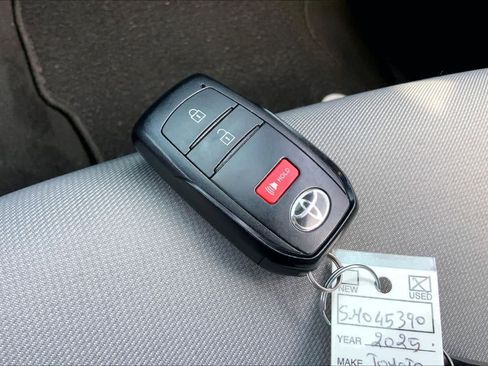 Used 2025 Toyota Tacoma SR5 image 14