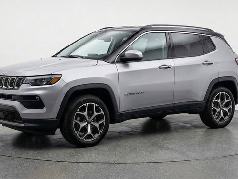Used 2025 Jeep Compass Limited AWD/4WD image 3