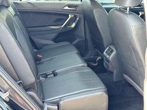 Used 2023 Volkswagen Tiguan SE w/ Panoramic Sunroof Package FWD image 15