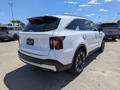 New 2026 Kia Sorento EX FWD image 8