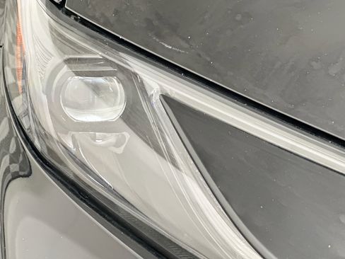 Used 2025 Toyota Camry SE FWD image 9