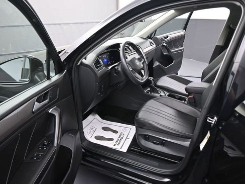 Used 2023 Volkswagen Tiguan SE w/ Panoramic Sunroof Package AWD/4WD image 40