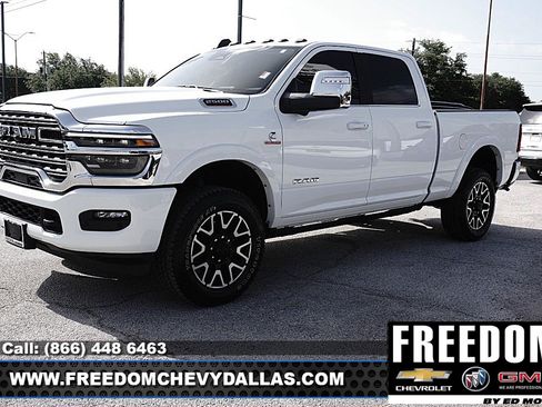 Used 2025 RAM 2500 Limited AWD/4WD image 3