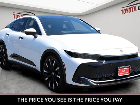 Used 2024 Toyota Crown Platinum AWD/4WD image 7
