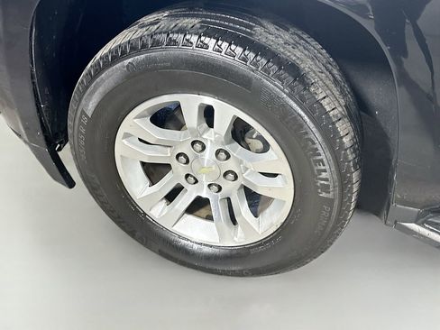 Used 2020 Chevrolet Suburban LT image 33