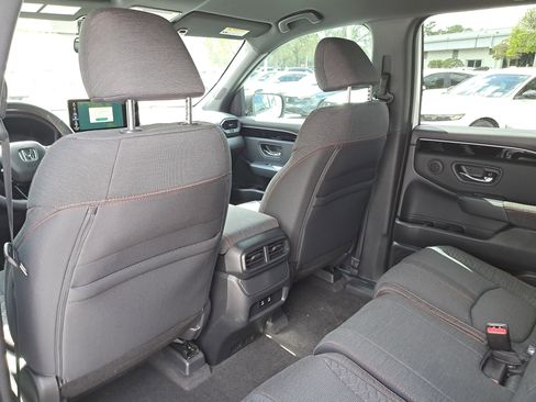 New 2026 Honda Pilot Sport image 10