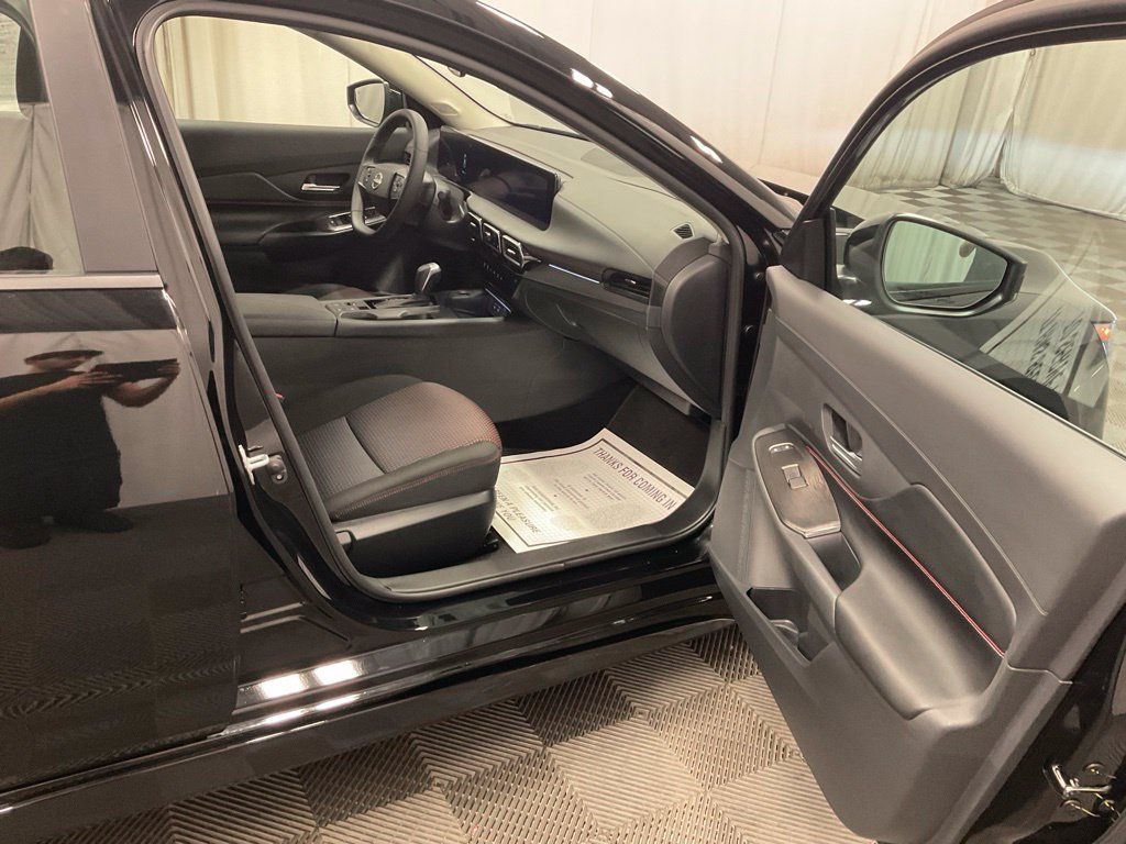 Used 2026 Nissan Sentra SR w/ Floor Mat Package FWD image 27