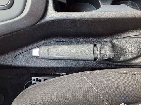 Used 2017 Ford Focus SE FWD image 26