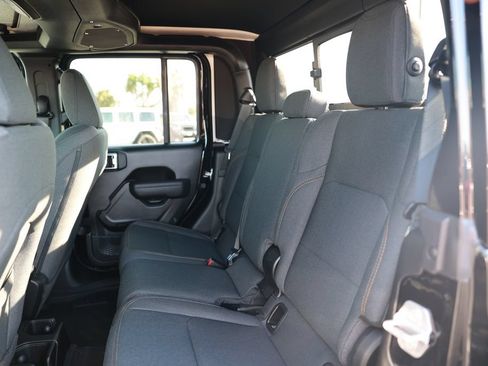 New 2026 Jeep Gladiator Sport AWD/4WD image 30